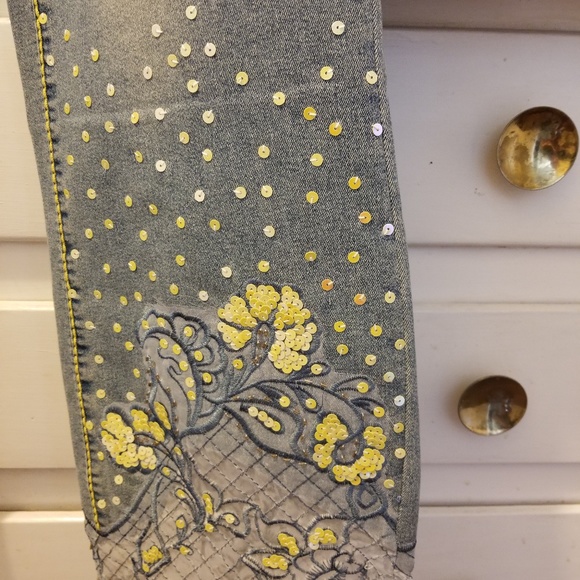 Jeans - Picture 2 of 5